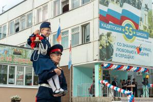 Священнослужители Тольяттинской Епархии приняли участие в школьных линейках, посвящённых окончанию учебного года