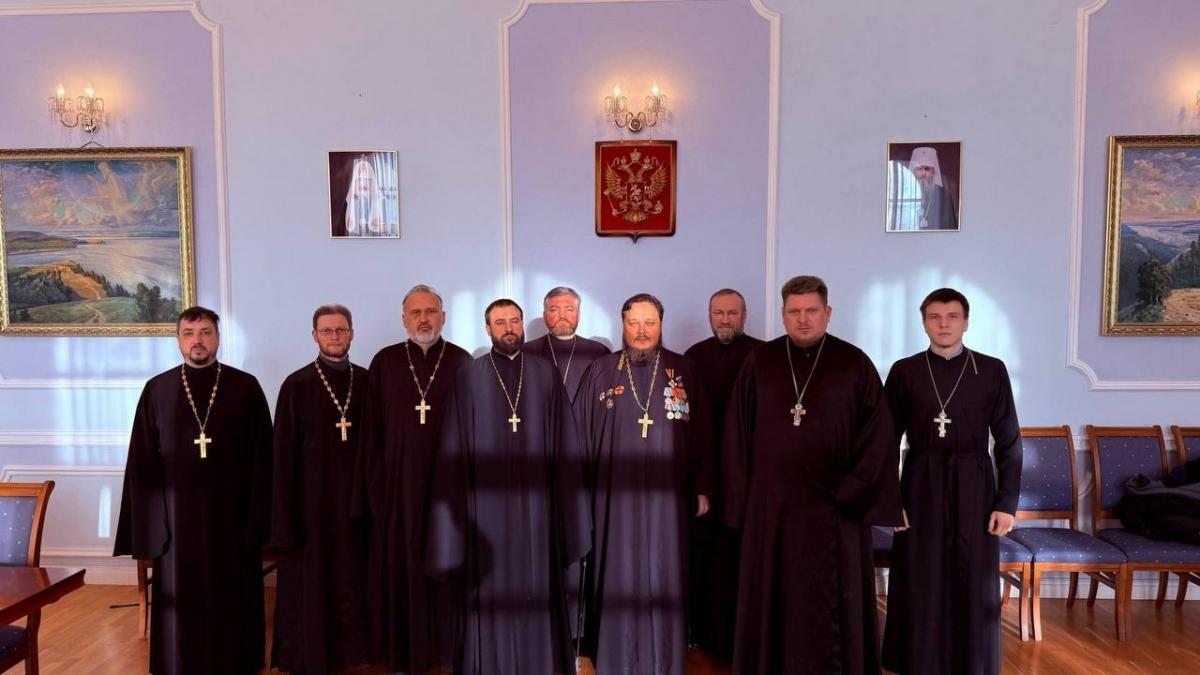 Совещание епархиальных отделов по взаимодействию с Вооружёнными Силами и правоохранительными органами прошло в Самаре Совещание епархиальных отделов по взаимодействию с Вооружёнными Силами и правоохранительными органами прошло в Самаре