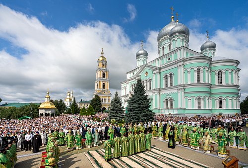 Молодёжь Тольяттинской Епархии приняла участие в Дивеевских торжествах