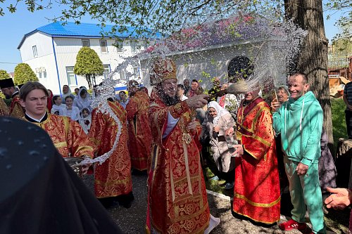 Епископ Нестор принял участие в престольном торжестве Георгиевского храма Кинеля