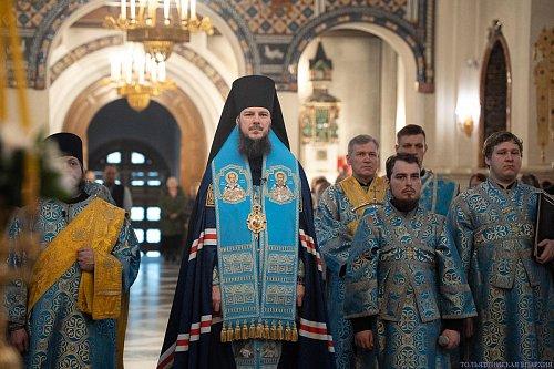 В канун Недели Крестопоклонной и праздника Благовещения епископ Нестор совершил всенощное бдение с чином выноса Креста