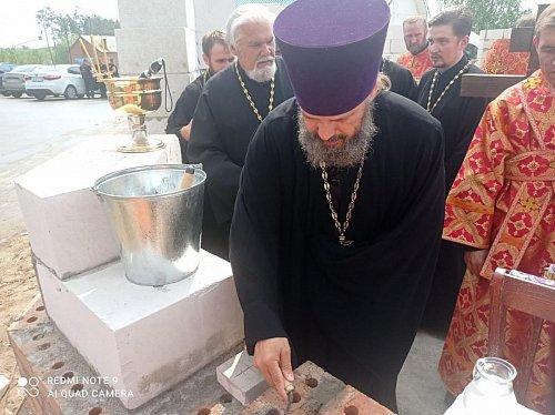 Правящий архиерей Тольяттинской епархии совершил чин освящения закладного камня в основание строящегося храма во имя блаженной Матроны Московской