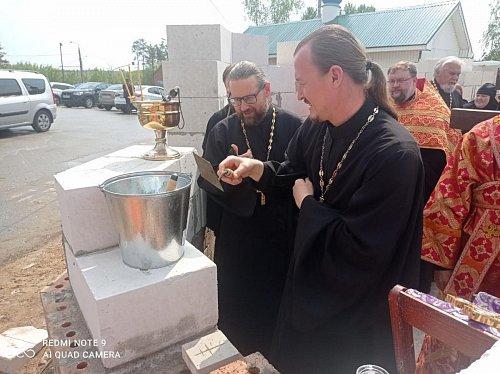 Правящий архиерей Тольяттинской епархии совершил чин освящения закладного камня в основание строящегося храма во имя блаженной Матроны Московской