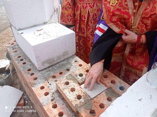Правящий архиерей Тольяттинской епархии совершил чин освящения закладного камня в основание строящегося храма во имя блаженной Матроны Московской