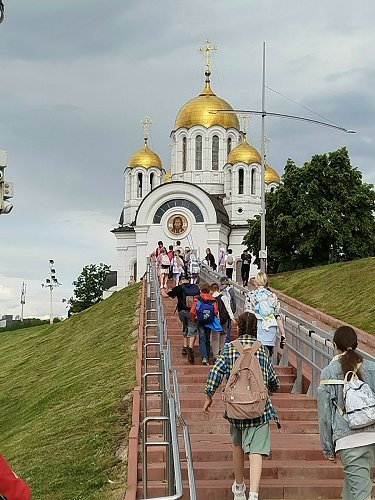 Летний отдых с духовным содержанием: завершилась смена культурно-досуговой площадки «Радуга» учебного филиала ДЕОЦ при Покровском храме Тольятти