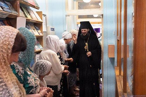 В день памяти преподобного Сергия Радонежского епископ Нестор совершил Литургию в Казанском храме микрорайона Яблоневый овраг Жигулёвска
