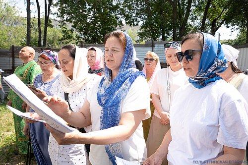Епископ Нестор совершил молебен с акафистом на месте возведения Покровского храма в Жигулёвске