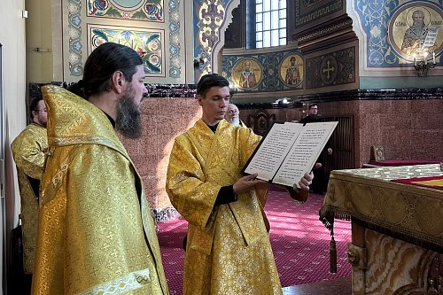 Епископ Нестор совершил Литургию и панихиду в Николо-Угрешском ставропигиальном монастыре в годовщину кончины митрополита Вениамина (Зарицкого)