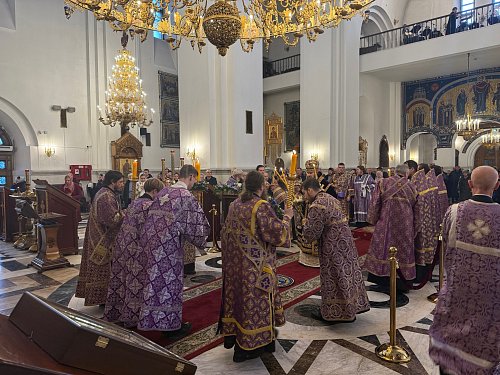 Канун Недели третьей Великого поста, Крестопоклонной