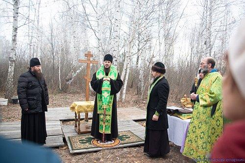 Епископ Нестор освятил место под строительство храма во имя Александра Невского