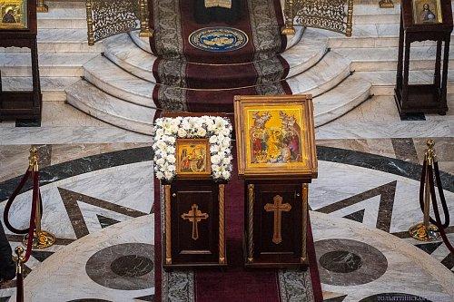 В канун Недели Крестопоклонной и праздника Благовещения епископ Нестор совершил всенощное бдение с чином выноса Креста