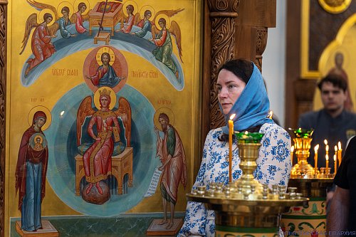 Соборное архиерейское богослужение в храме Трёх святителей в Тольятти