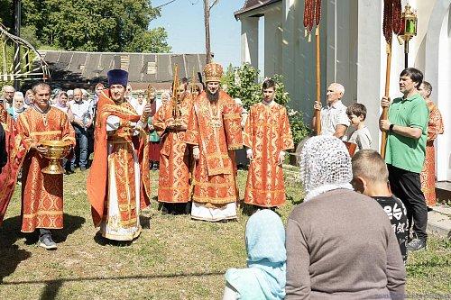 В Неделю 4-ю по Пасхе епископ Нестор совершил Литургию в Никольском храме с. Солнечная Поляна