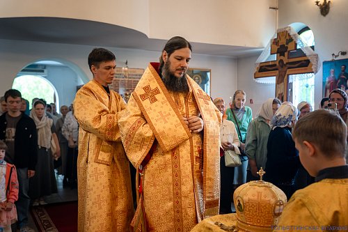 Неделя 4-я по Пятидесятнице: архиерейская Литургия в Иоанно-Богословском храме Тольятти