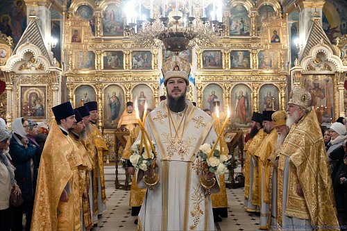 Празднование памяти Святителя Николая Чудотворца: архиерейское богослужение в Казанском храме Тольятти и Патриаршие награды