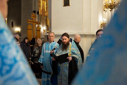 В канун Субботы Акафиста епископ Нестор совершил утреню с чтением акафиста Пресвятой Богородице