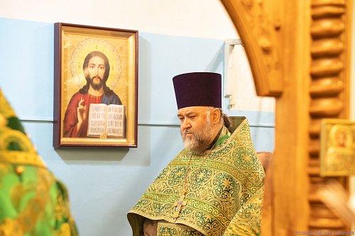 В день памяти преподобного Сергия Радонежского епископ Нестор совершил Литургию в Казанском храме микрорайона Яблоневый овраг Жигулёвска