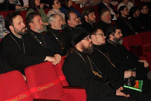 Епископ Нестор и духовенство Тольяттинской Епархии приняли участие в городской конференции по формированию духовно-нравственных ценностей