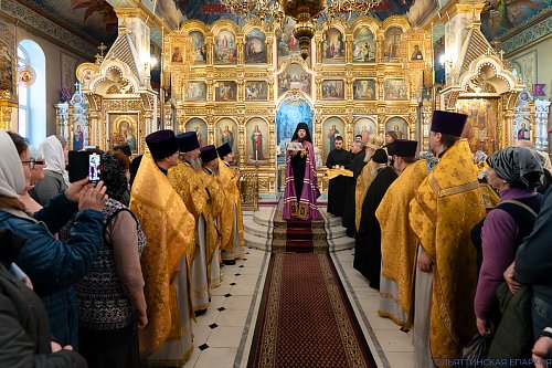 Празднование памяти Святителя Николая Чудотворца: архиерейское богослужение в Казанском храме Тольятти и Патриаршие награды