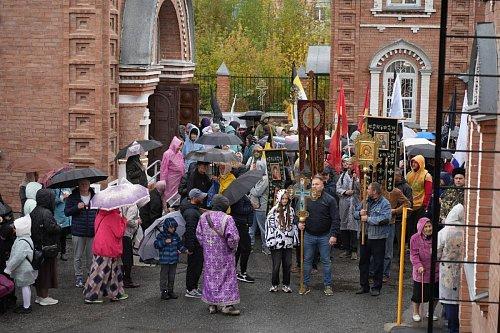 В Жигулёвске прошёл крестный ход в праздник Воздвижения Креста Господня