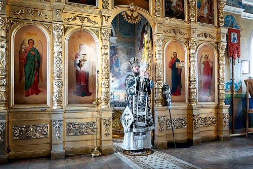В пятницу третьей седмицы Великого поста епископ Нестор совершил Литургию Преждеосвященных Даров в Благовещенском храме микрорайона Фёдоровка Тольятти Тихоновского благочиния