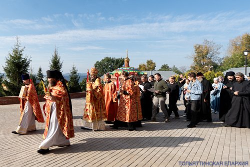 Память обновления храма Воскресения Христова в Иерусалиме