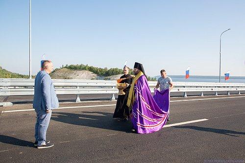 Епископ Софроний и епископ Нестор освятили Волжский мост в день его открытия