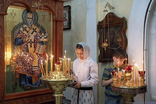 В Неделю 4-ю по Пасхе епископ Нестор совершил Литургию в Никольском храме с. Солнечная Поляна