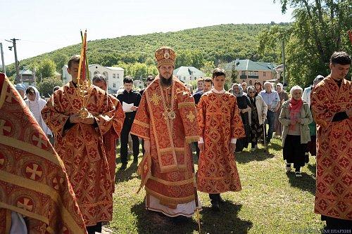 В Неделю 4-ю по Пасхе епископ Нестор совершил Литургию в Никольском храме с. Солнечная Поляна