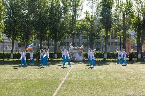 В школах прозвучали последние звонки: епископ Нестор поздравил выпускников 