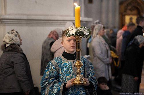 В канун Недели Крестопоклонной и праздника Благовещения епископ Нестор совершил всенощное бдение с чином выноса Креста