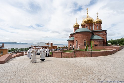 В сороковой день со дня преставления архимандрита Гермогена в монастыре Тольятти состоялись заупокойные богослужения