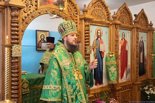 В день памяти преподобного Сергия Радонежского епископ Нестор совершил Литургию в Казанском храме микрорайона Яблоневый овраг Жигулёвска