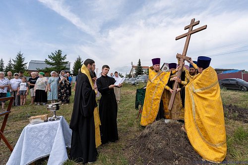 В селе Ермаково началось строительство храма в честь Двенадцати апостолов