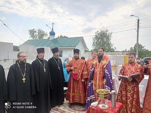Правящий архиерей Тольяттинской епархии совершил чин освящения закладного камня в основание строящегося храма во имя блаженной Матроны Московской