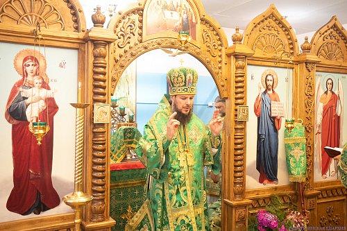 В день памяти преподобного Сергия Радонежского епископ Нестор совершил Литургию в Казанском храме микрорайона Яблоневый овраг Жигулёвска