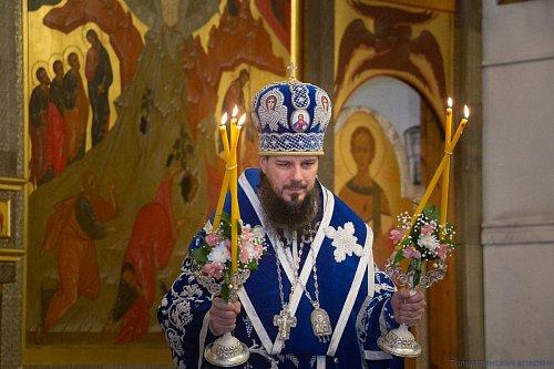 В канун Субботы Акафиста епископ Нестор совершил утреню с чтением акафиста Пресвятой Богородице