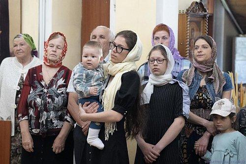 В Неделю 4-ю по Пасхе епископ Нестор совершил Литургию в Никольском храме с. Солнечная Поляна