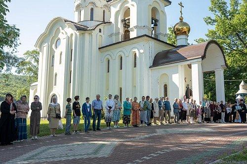 В Неделю 4-ю по Пасхе епископ Нестор совершил Литургию в Никольском храме с. Солнечная Поляна