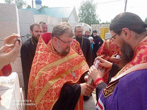 Правящий архиерей Тольяттинской епархии совершил чин освящения закладного камня в основание строящегося храма во имя блаженной Матроны Московской