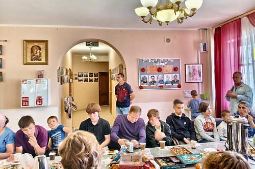 Председатель епархиального отдела по работе с молодёжью провёл беседу, посвящённую Дню молодёжи