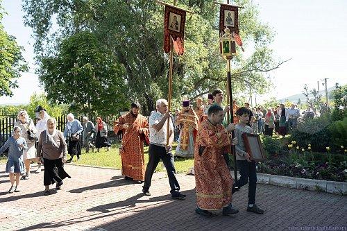 В Неделю 4-ю по Пасхе епископ Нестор совершил Литургию в Никольском храме с. Солнечная Поляна