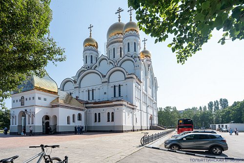В год 60-летия АО «АВТОВАЗ» в Преображенском кафедральном соборе Тольятти почтили память сотрудников предприятия, отдавших жизнь за веру и Отечество