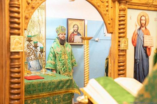 В день памяти преподобного Сергия Радонежского епископ Нестор совершил Литургию в Казанском храме микрорайона Яблоневый овраг Жигулёвска