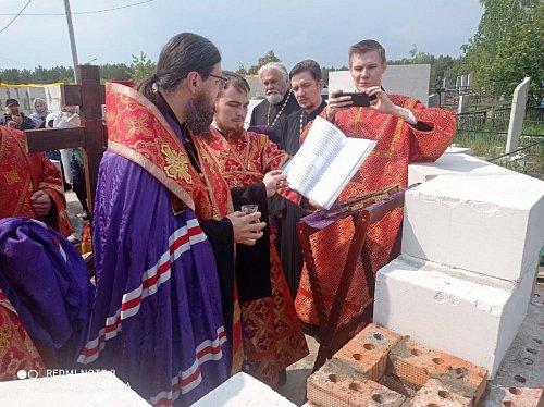 Правящий архиерей Тольяттинской епархии совершил чин освящения закладного камня в основание строящегося храма во имя блаженной Матроны Московской