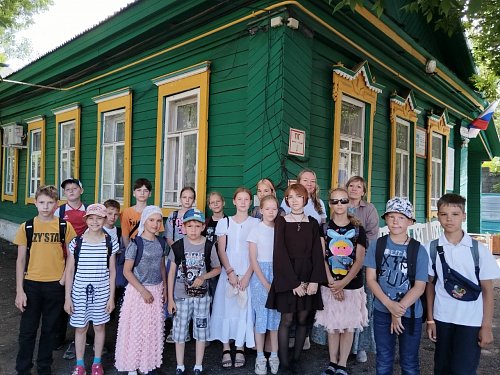 Летний отдых с духовным содержанием: завершилась смена культурно-досуговой площадки «Радуга» учебного филиала ДЕОЦ при Покровском храме Тольятти