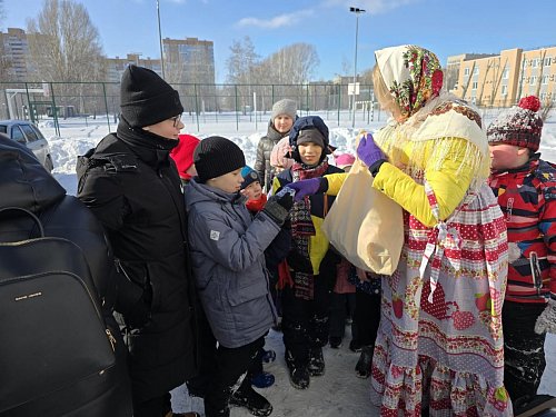 Троицкий приход Тольятти. Празднование Масленицы.