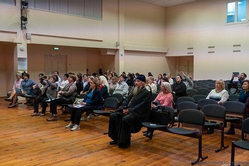 В школе № 93 прошла секция «Школа – пространство формирования нравственных ориентиров» VII епархиальных Рождественских образовательных чтений 