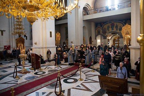 В канун четвертка Великого канона епископ Нестор совершил утреню