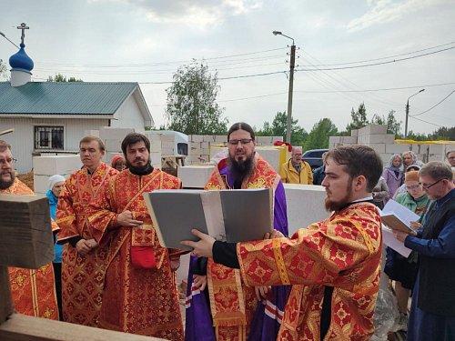 Правящий архиерей Тольяттинской епархии совершил чин освящения закладного камня в основание строящегося храма во имя блаженной Матроны Московской